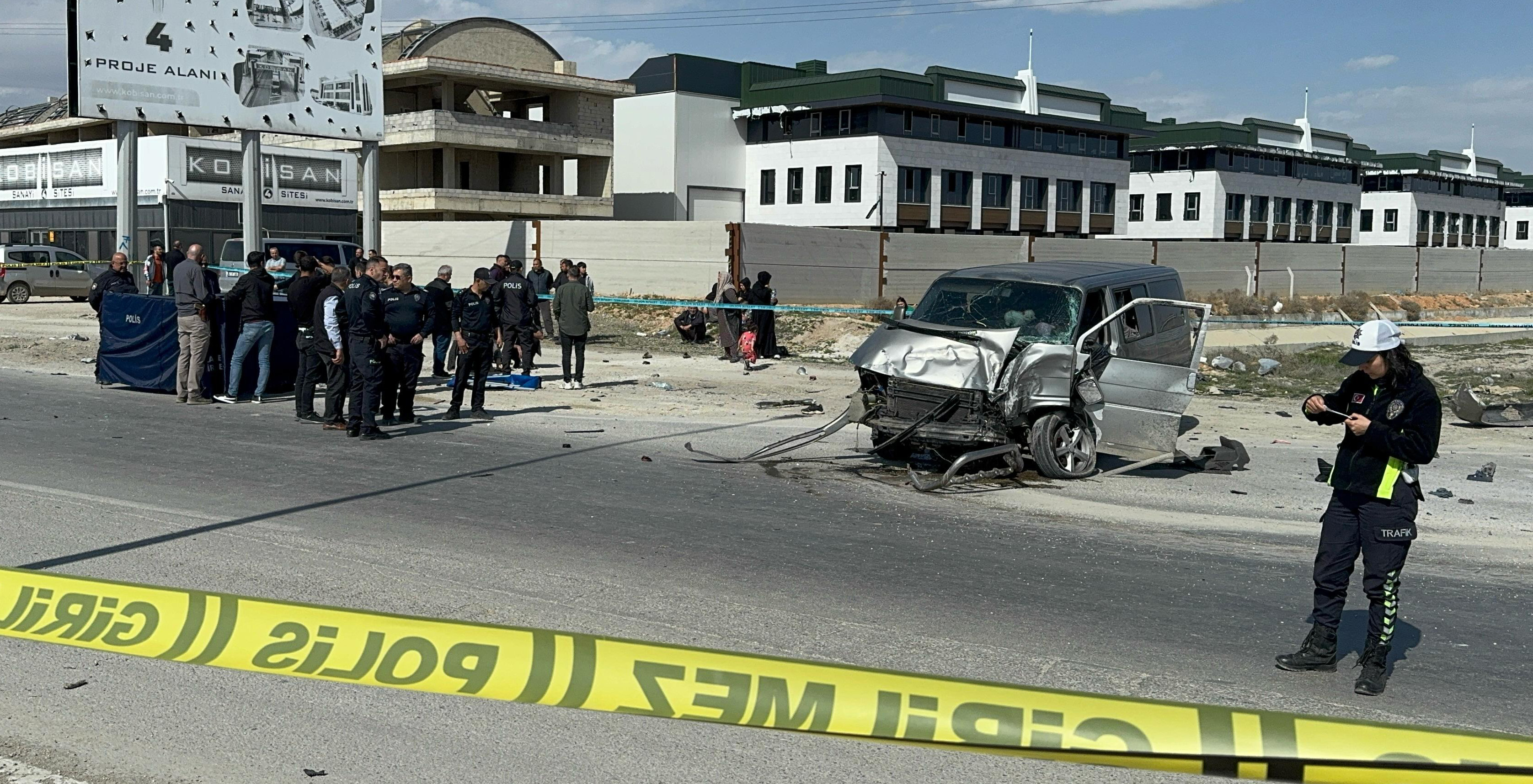 Konya’da feci kaza: Minibüs, TIR'a çarptı: 1 ölü, 5 yaralı