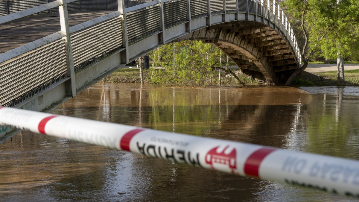 Rusya'da nehirlerdeki buzlar eridi! Yerleşim yerleri sular altında