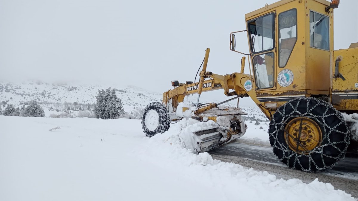 Kayseri'de 140 yol ulaşıma açıldı