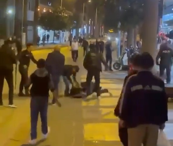 Denizli'de bıçaklı kavga: 1 kişi yaralandı