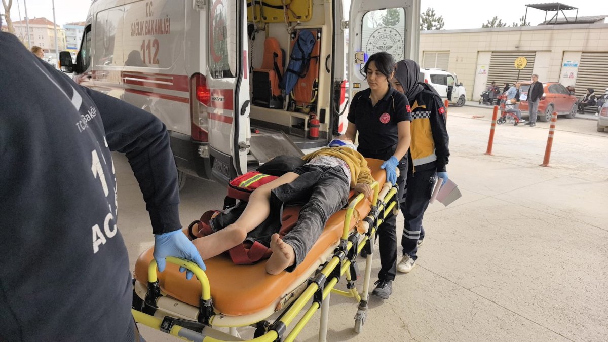 Bursa'da trafik kazası! Motosikletin çarptığı çocuk yaralandı