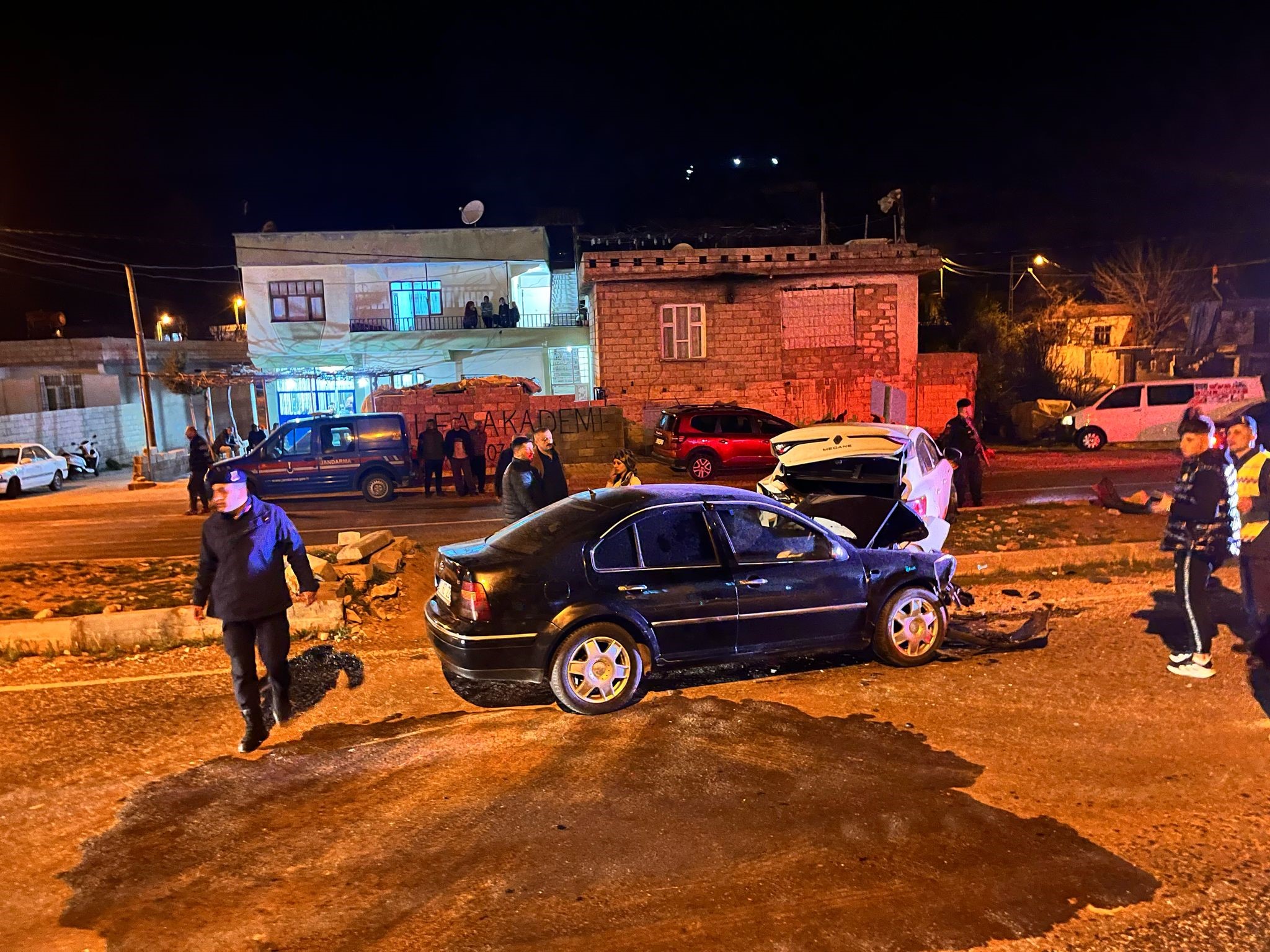 Adıyaman’da iki otomobil çarpıştı: 7 yaralı