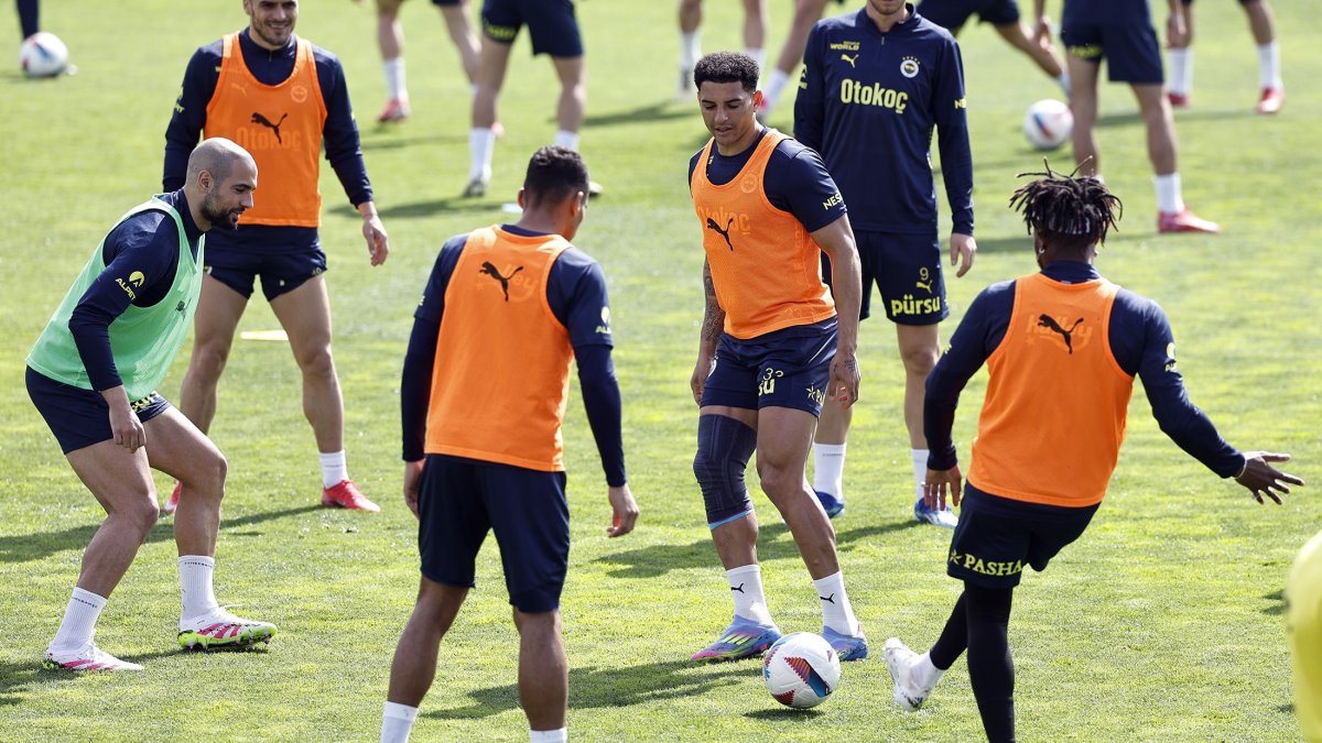 Fenerbahçe, Galatasaray maçı hazırlıklarını sürdürdü