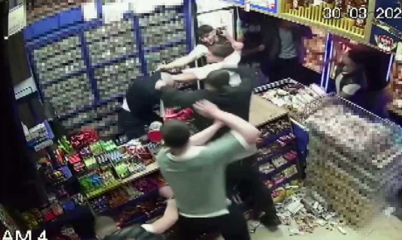 İki kişiyi tekel bayisinde öldüresiye dövmüşlerdi: 7 tutuklama