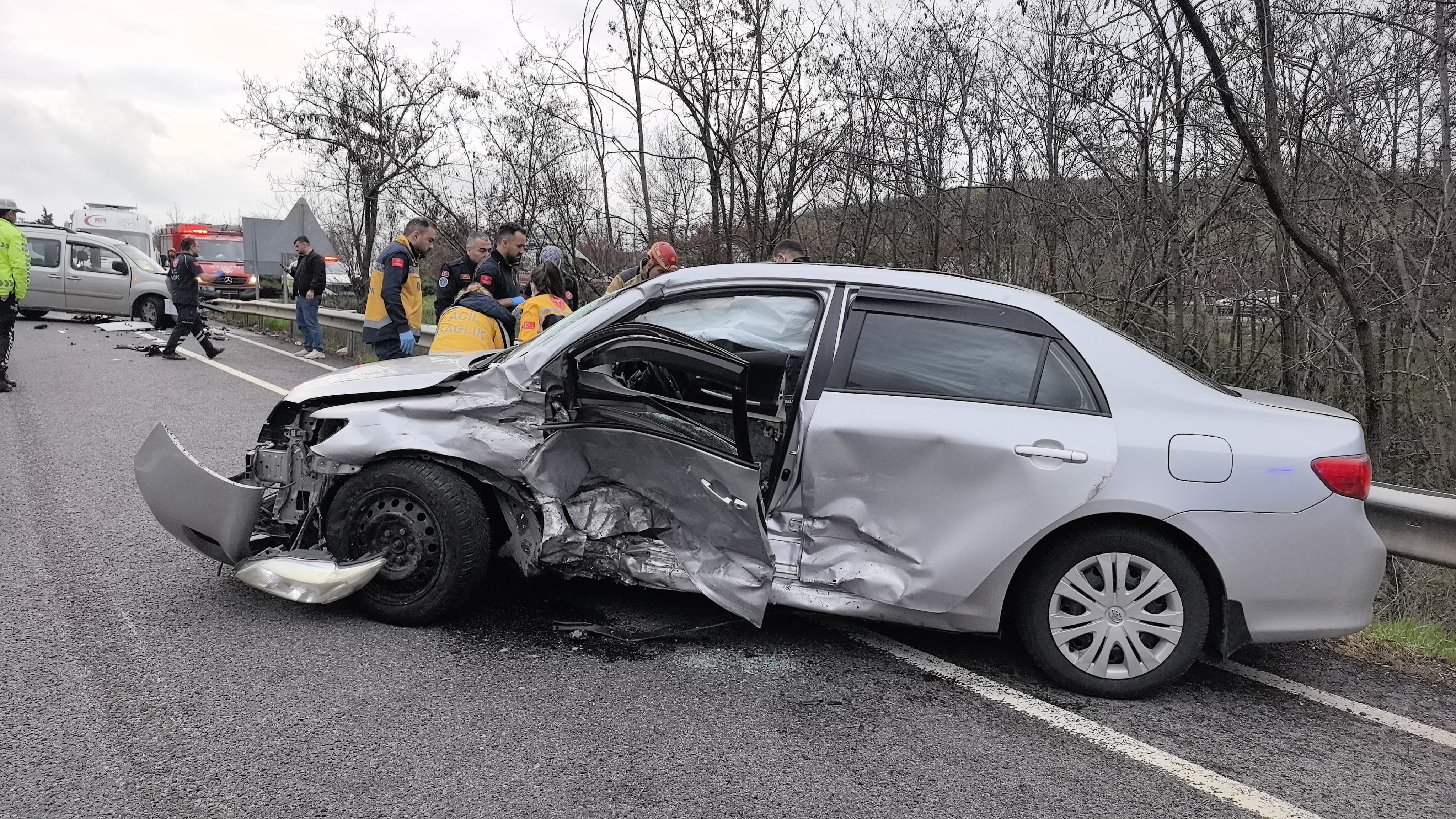 Bursa’da trafik kazası: 3 kişi yaralandı