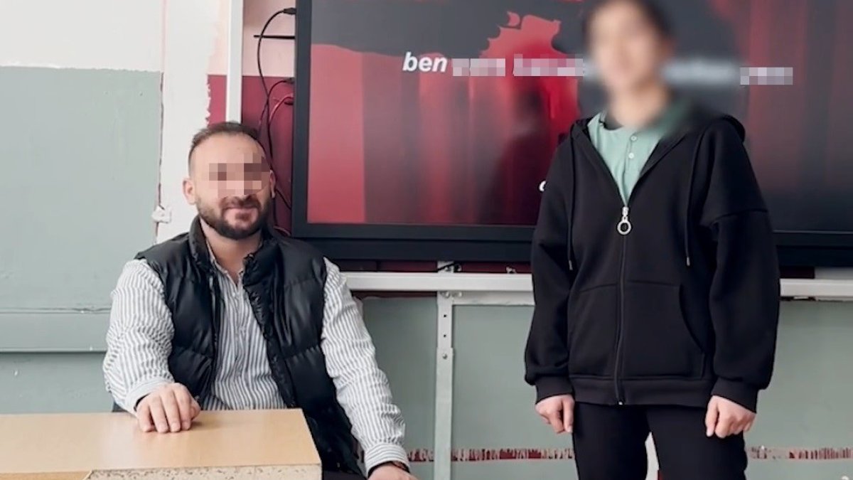 Öğretmenden pes dedirten hareket! Müstehcen şarkı söyletip sosyal medyada paylaştı