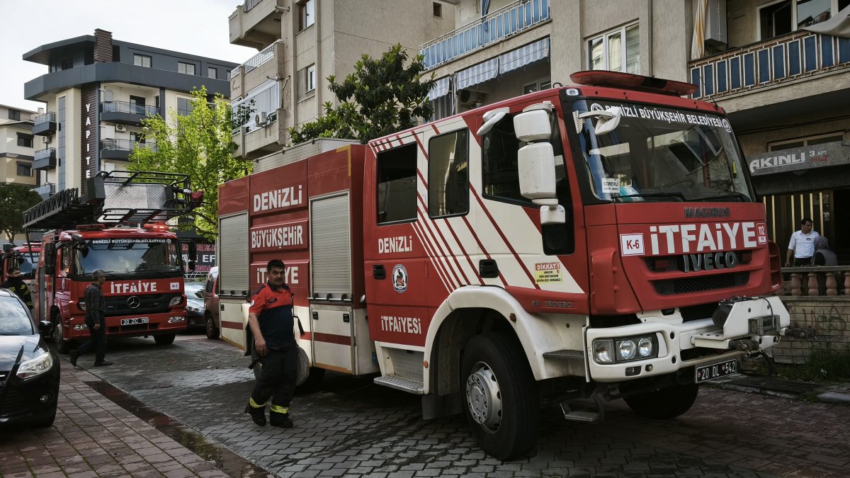 Apartman dairesinde yangın! Evde kimsenin olmaması faciayı önledi