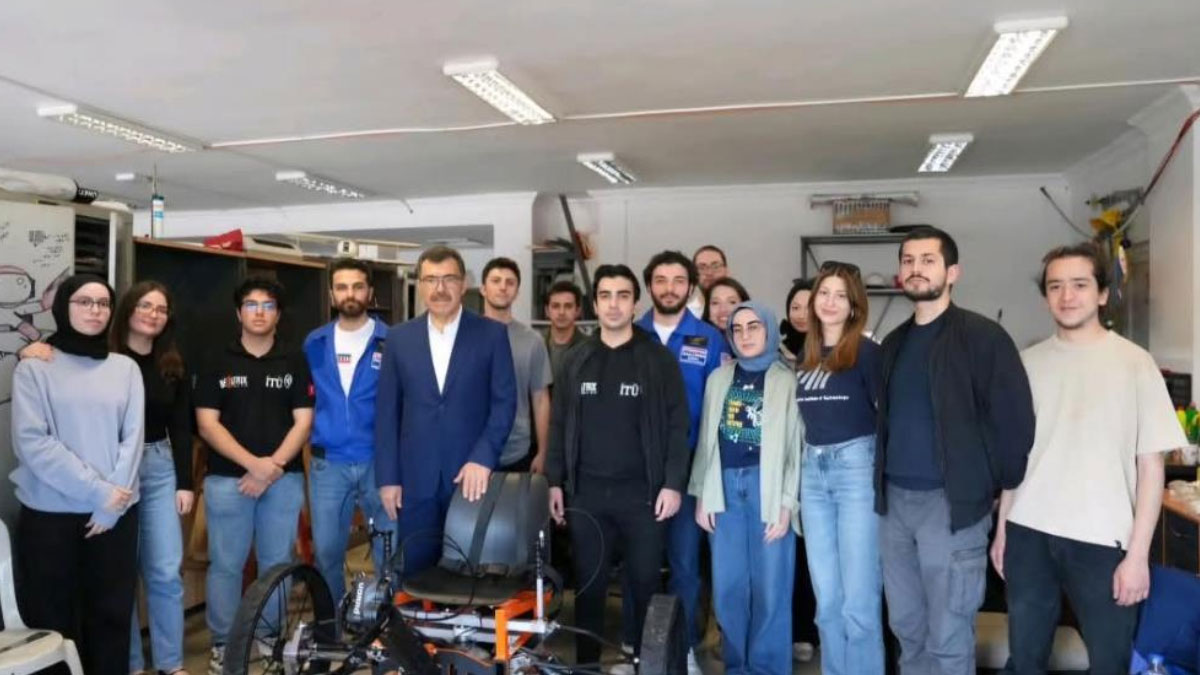 Somalı genç NASA'da Türkiye'yi temsil edecek ekipte yer aldı