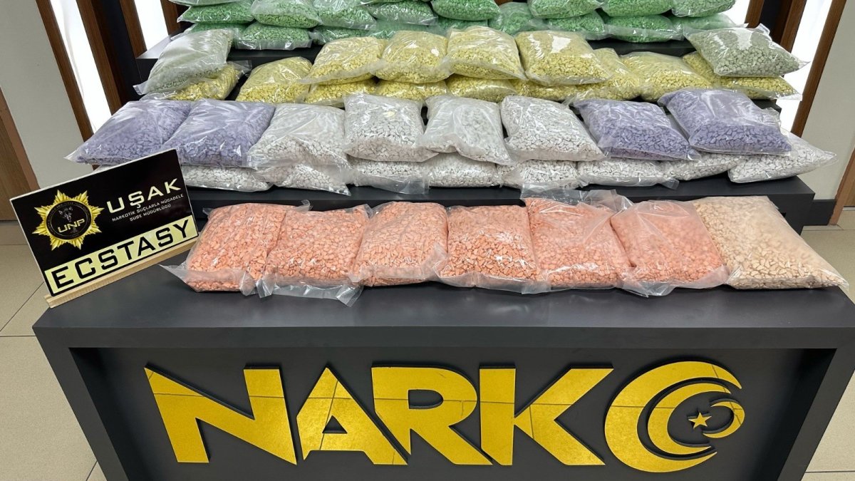 Uşak’ta operasyon! 2 uyuşturucu satıcısı tutuklandı