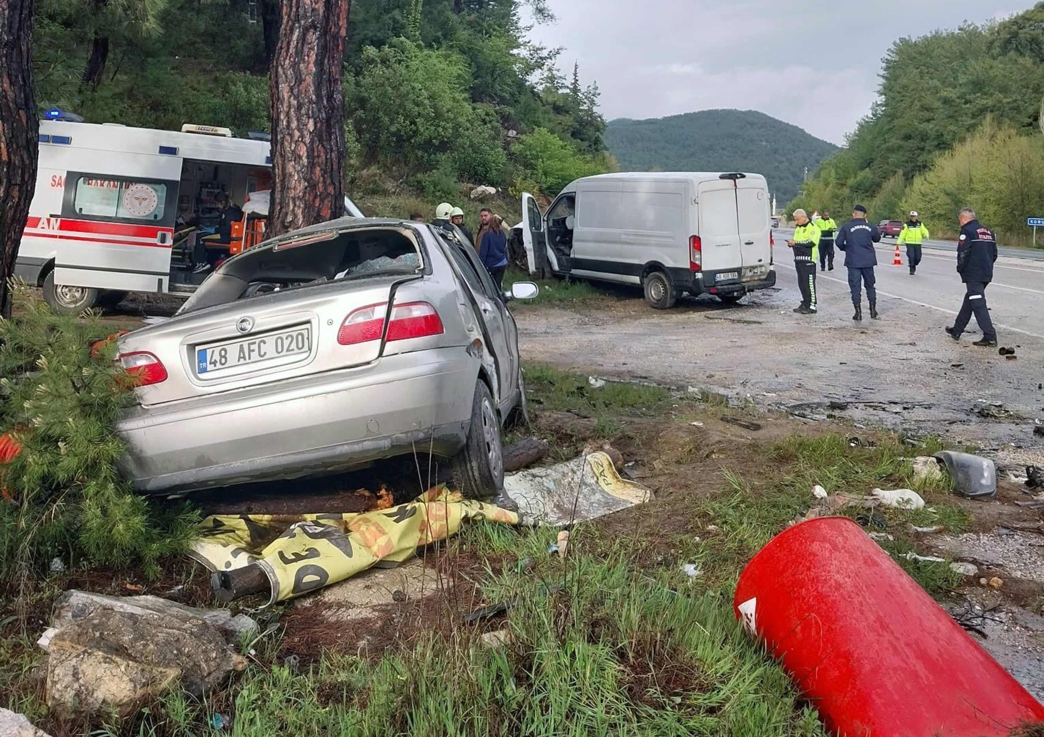 Milas-Yatağan karayolunda kaza: 1 ölü, 2 yaralı