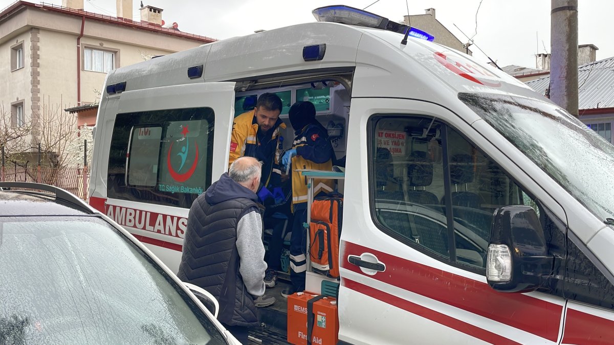 Sivas’ta 13 öğrenci yediği yemekten zehirlendi