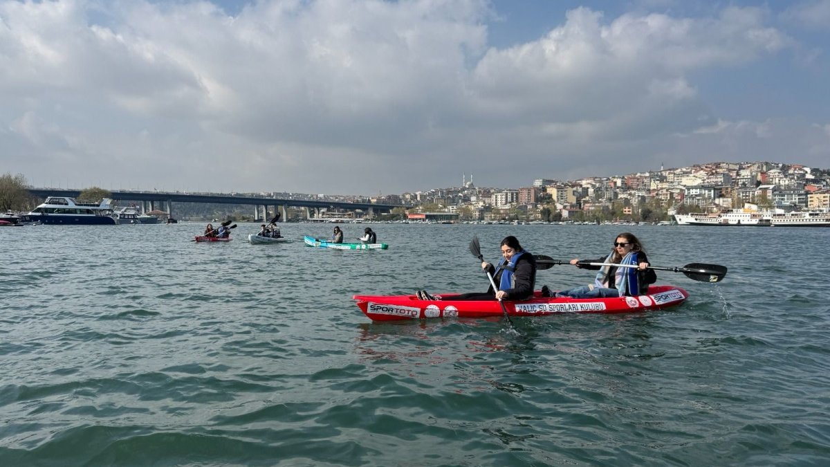 Üniversiteliler, Haliç'te su sporlarıyla buluştu