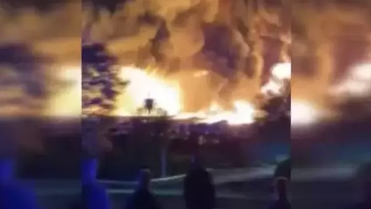 Plastik fabrikasında yangın: Kısa sürede alevler büyüdü