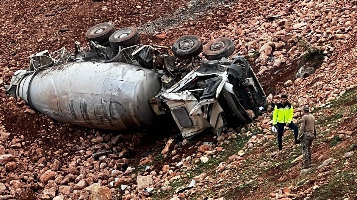 Şırnak'ta beton mikseri devrildi: 2 yaralı