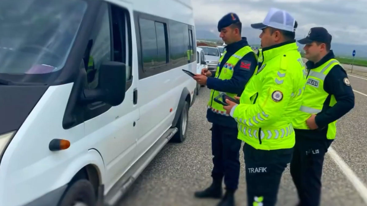 Trafikte büyük denetim! Bir haftada 497 bin 591 sürücüye işlem yapıldı