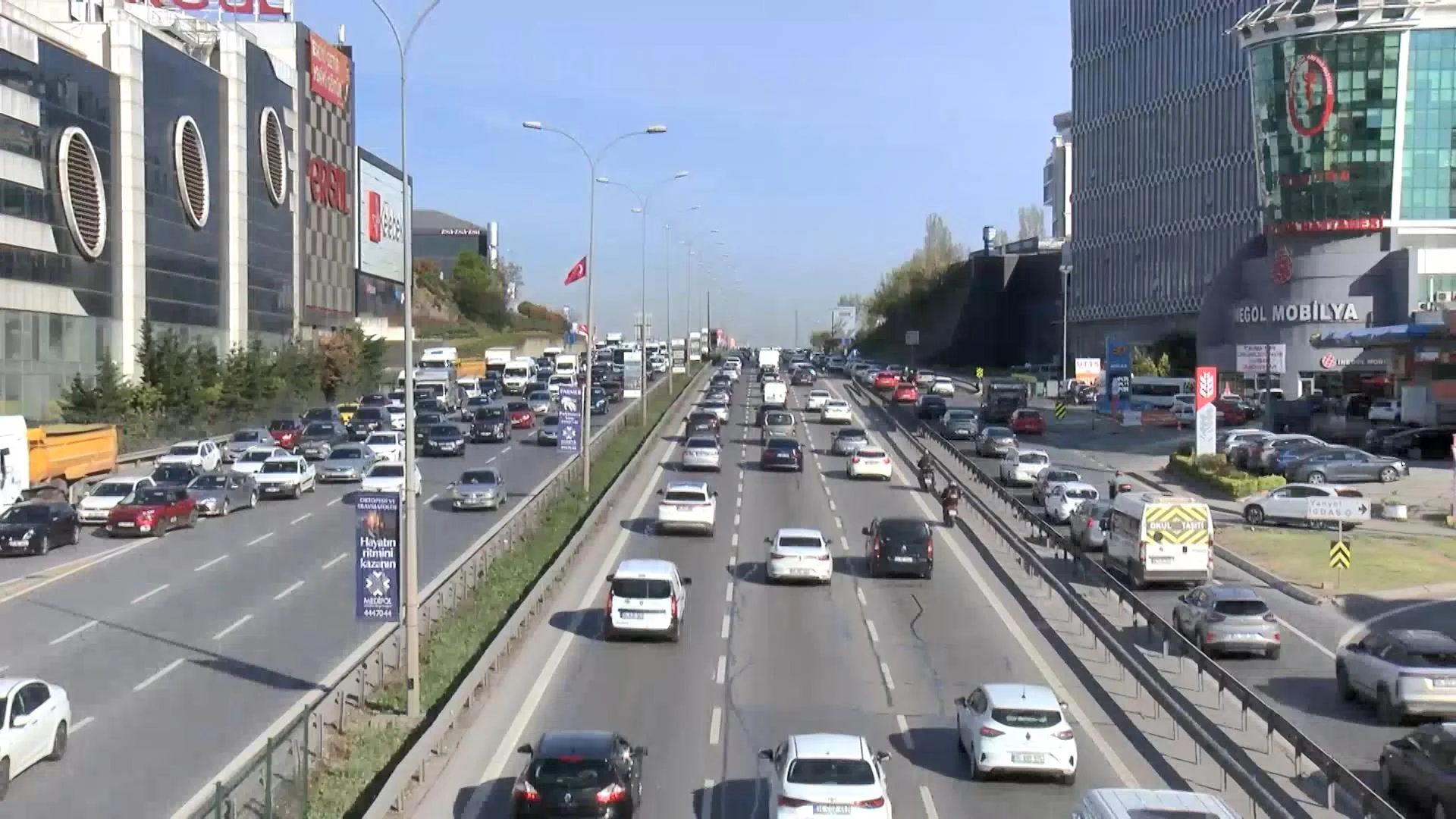 Sürücülerin zorlu imtihanı: İstanbul’da trafik yoğunluğu yüzde 60’ın üstünde
