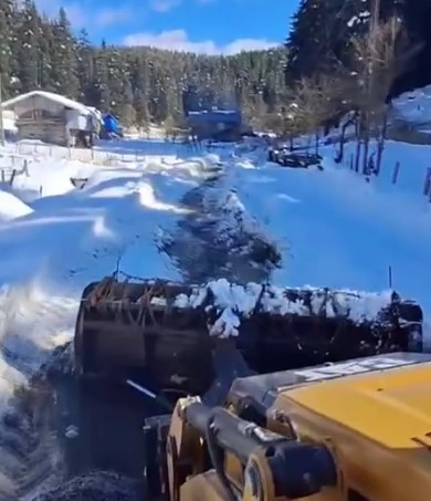 Hayvanları ile yaylada mahsur kaldı, 3 gün sonra kurtarıldı