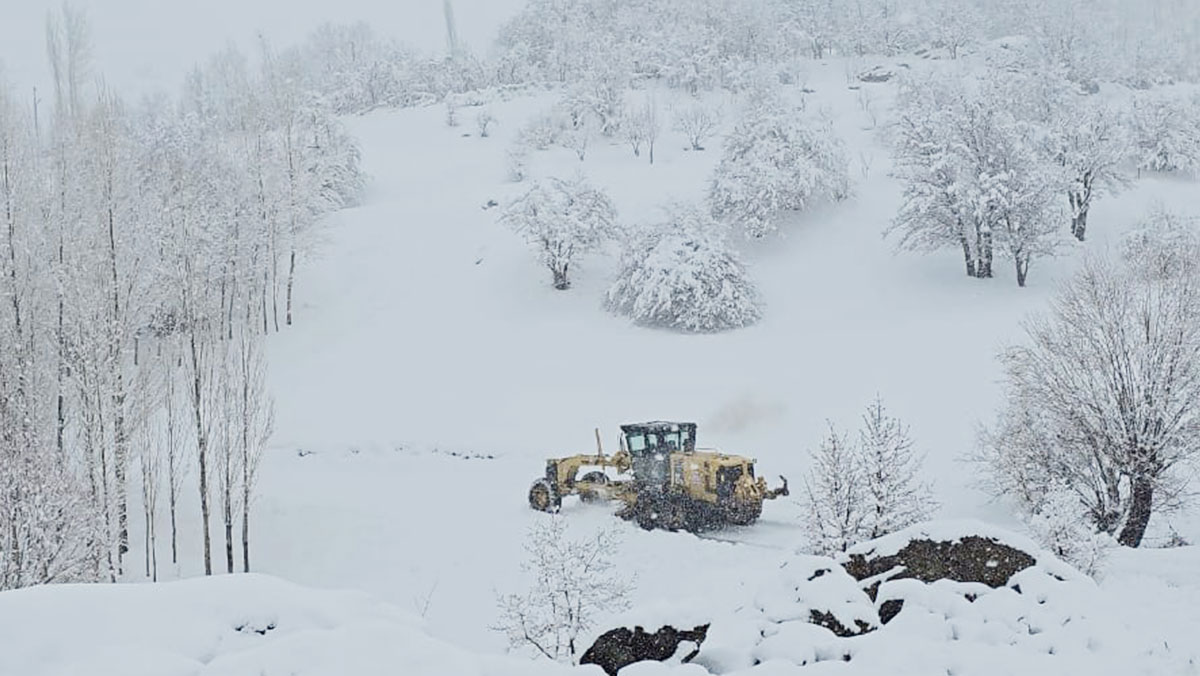 Kar yağışı etkili olmaya devam ediyor! 4 ilde 97 yerleşim yerine ulaşılamıyor