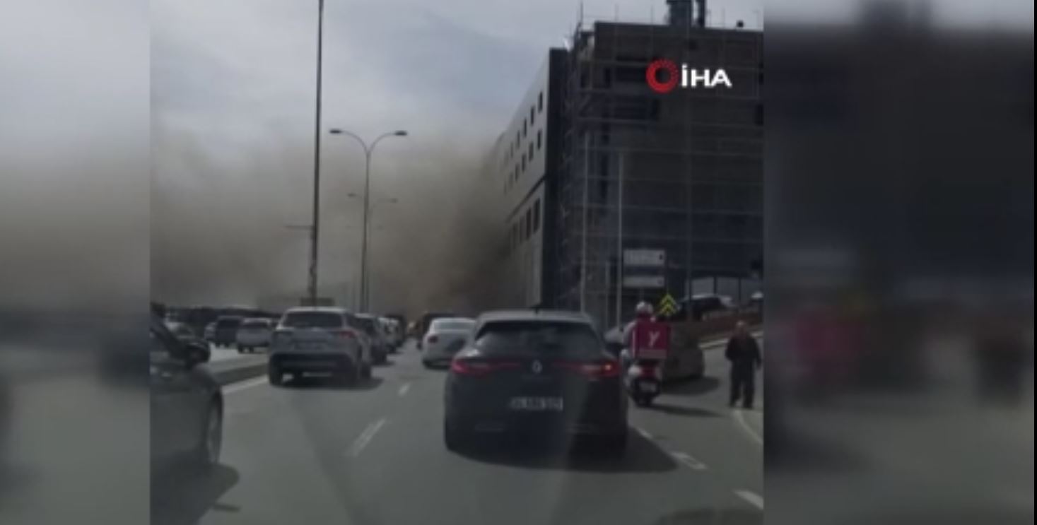 Küçükçekmece’de yurt tadilatında yangın!