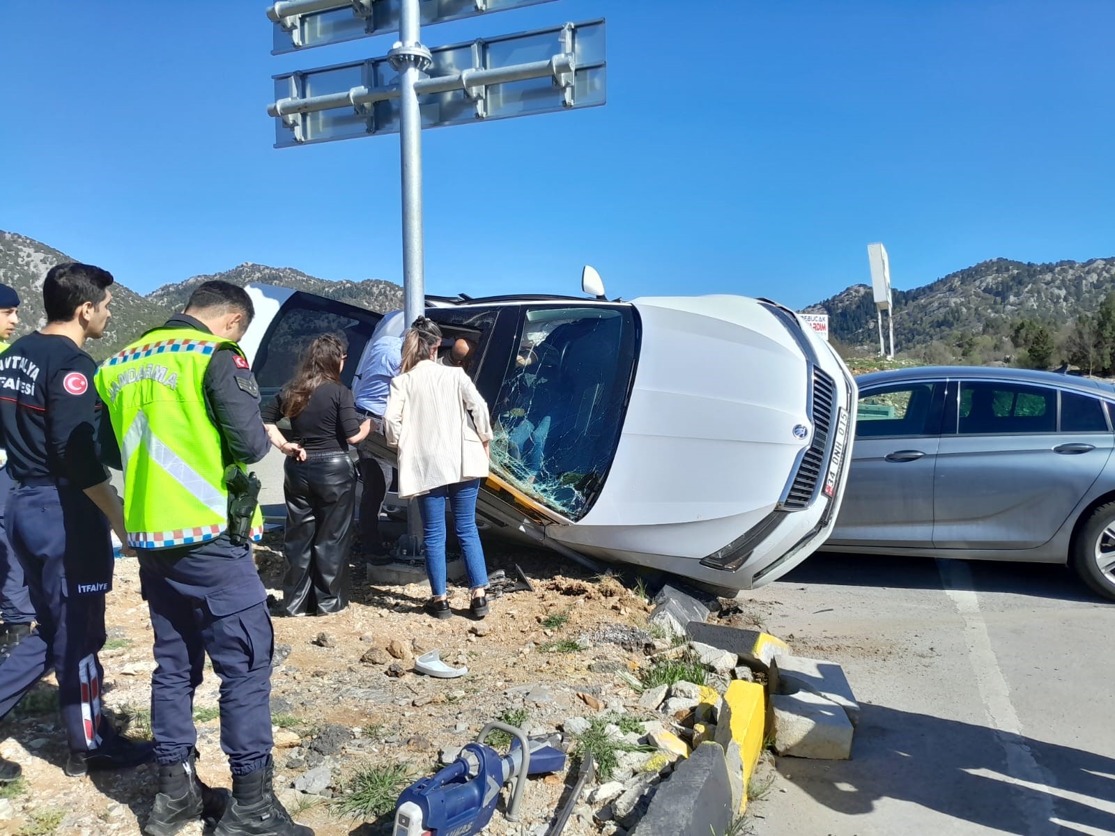 Antalya'da trafik kazası: 2 yaralı