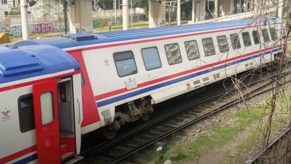 İzmir'de vagon raydan çıktı