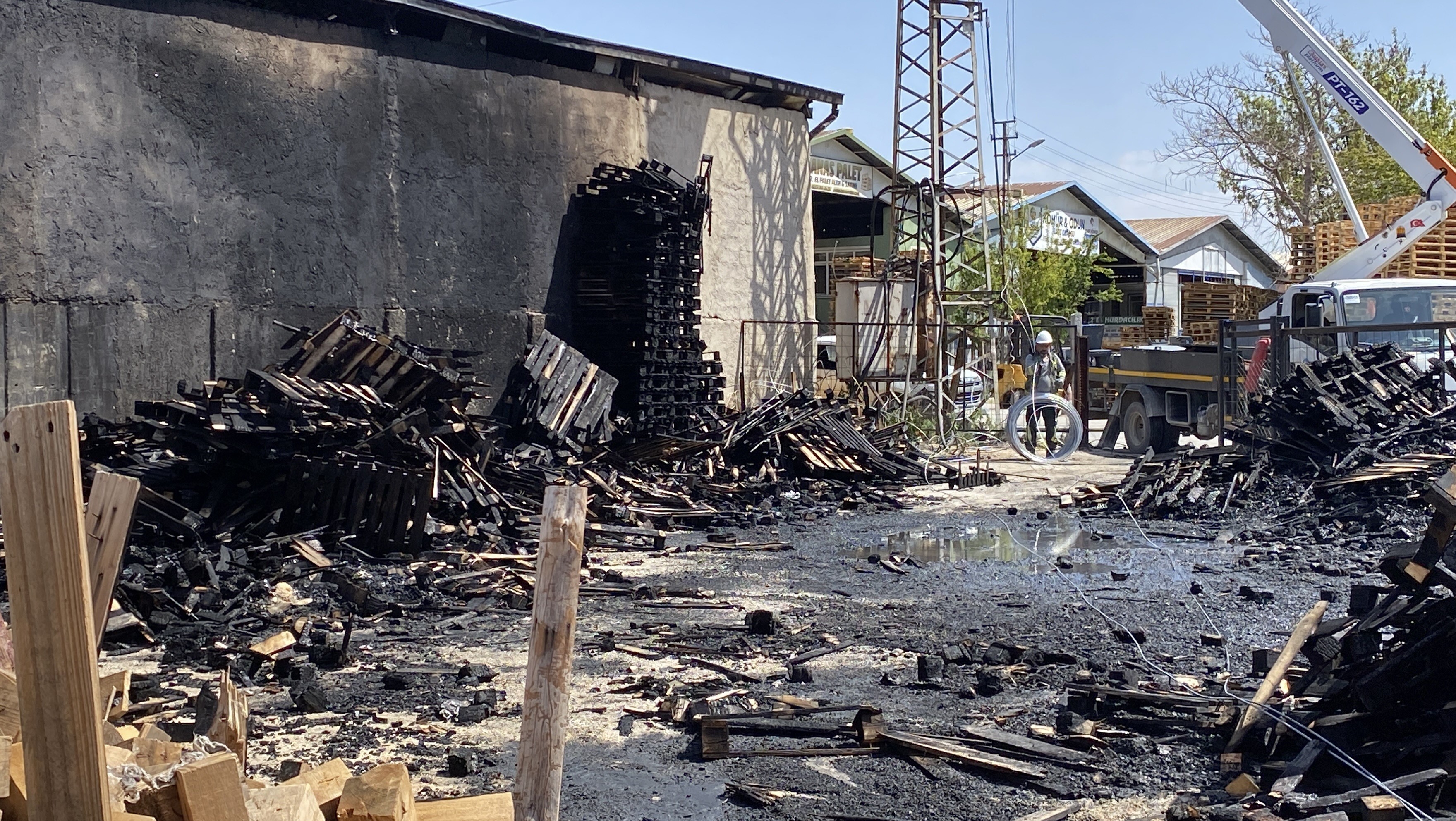 Konya'da Kömürcüler Sitesi'nde yangın!
