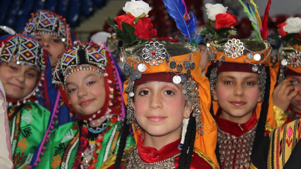 Halk Oyunları Türkiye Şampiyonası Düzce’de başladı
