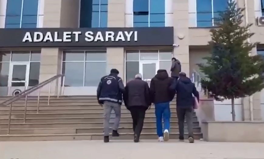 Van'da göçmen kaçakçılığına operasyon: 10 organizatör yakalandı