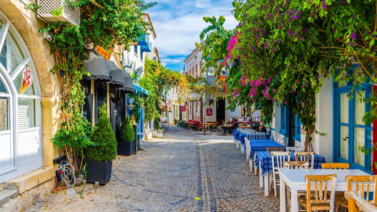 İstanbul'daki depremin ardından Çeşme'deki otellere talep arttı