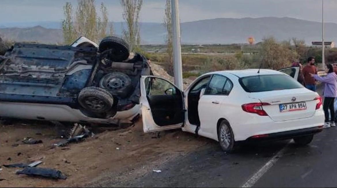 Nevşehir’de kaza: İki otomobil kafa kafaya çarpıştı