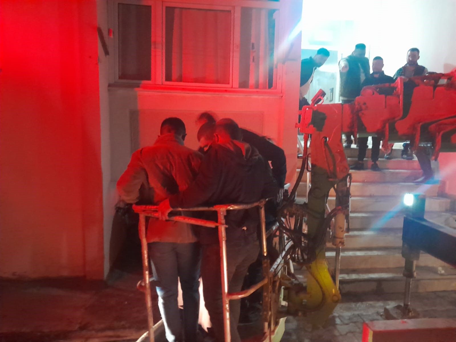 Konya'da apartmanda çıkan yangın korkuttu