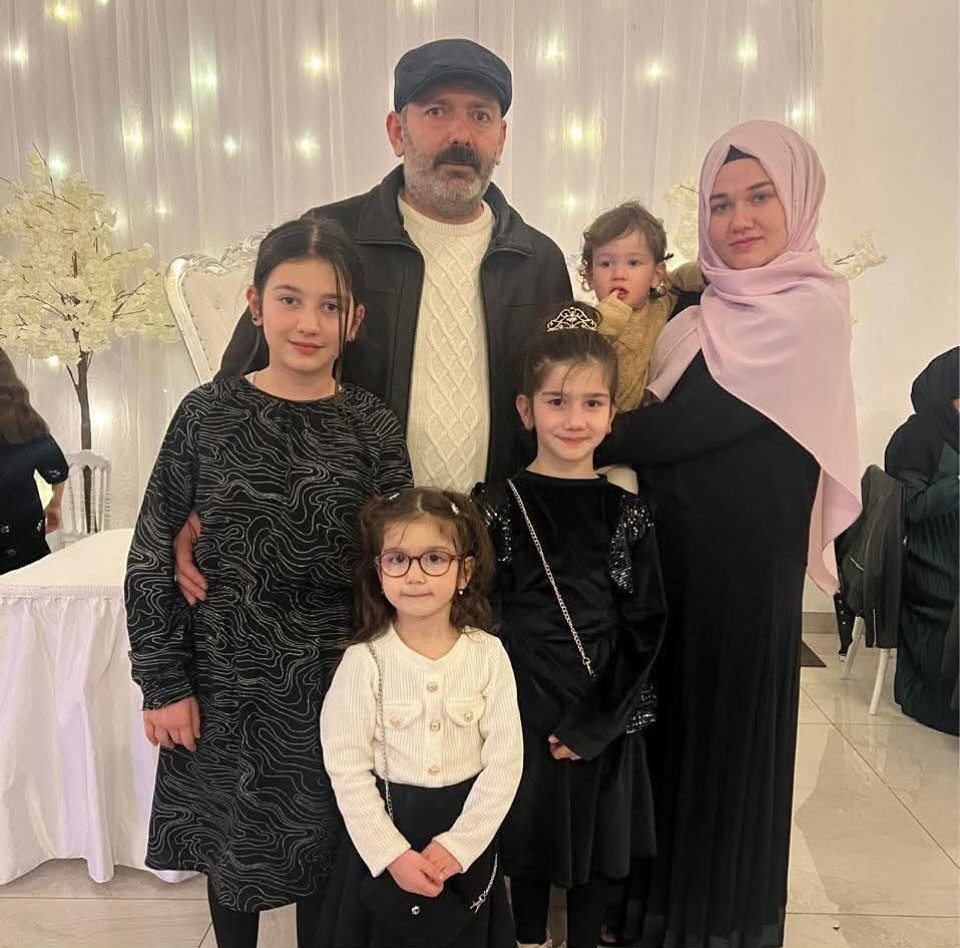 Rizeli ailenin 3 çocuğu Fransa'da yangında hayatını kaybetti