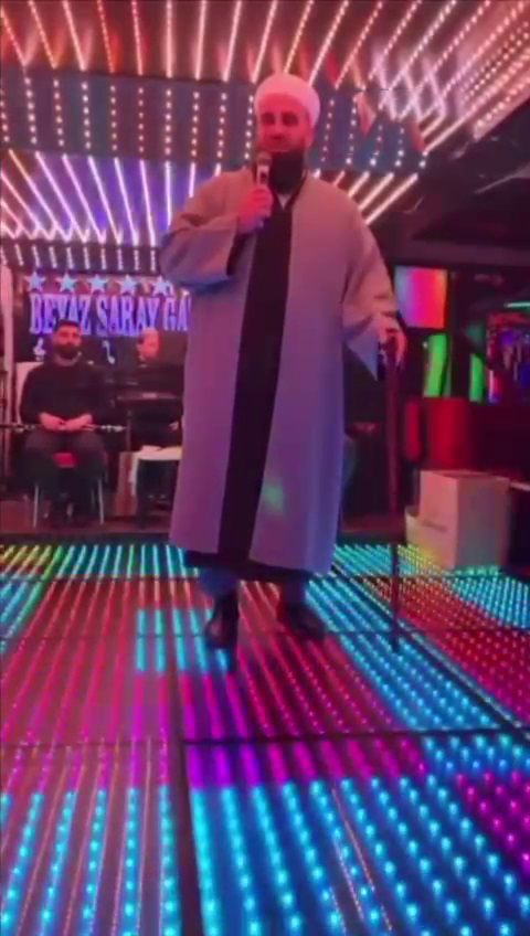 Bursa'da tebliğciler pavyonda vaaz verdi