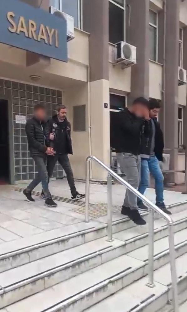 Zehir tacirleri kovalamaca sonucu yakalandı