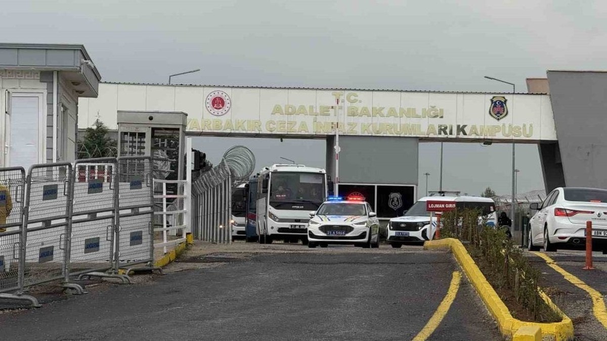 Narin Güran cinayeti davasında 12 sanık ve 3 çocuk hakim karşısında