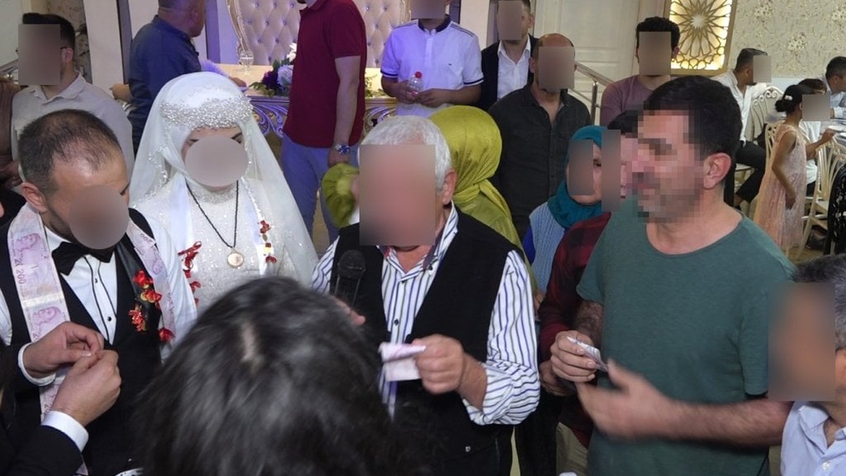Adana'da düğün hırsızlığı: 100 bin TL'lik altın ve para çalındı