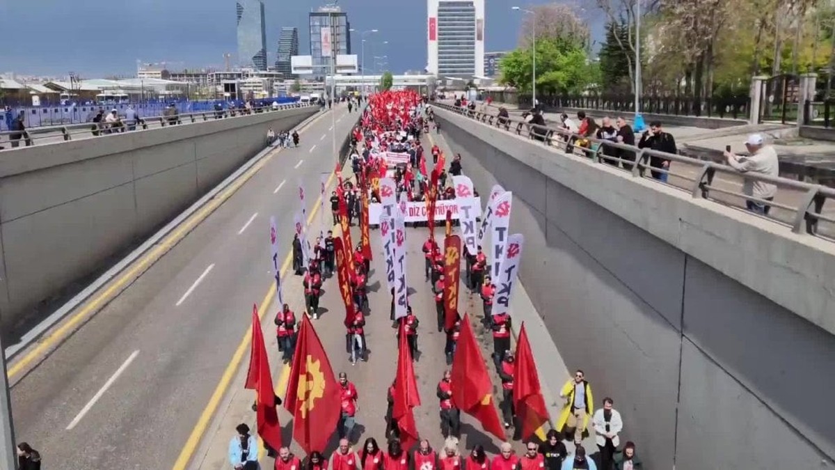 TKP, 30 ilde 1 Mayıs yürüyüşü düzenledi