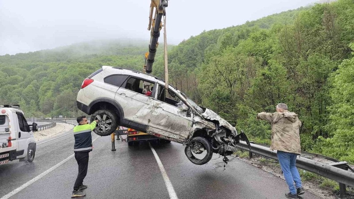 İnegöl'de SUV tipi araç uçtu: 1 ölü, 3 yaralı