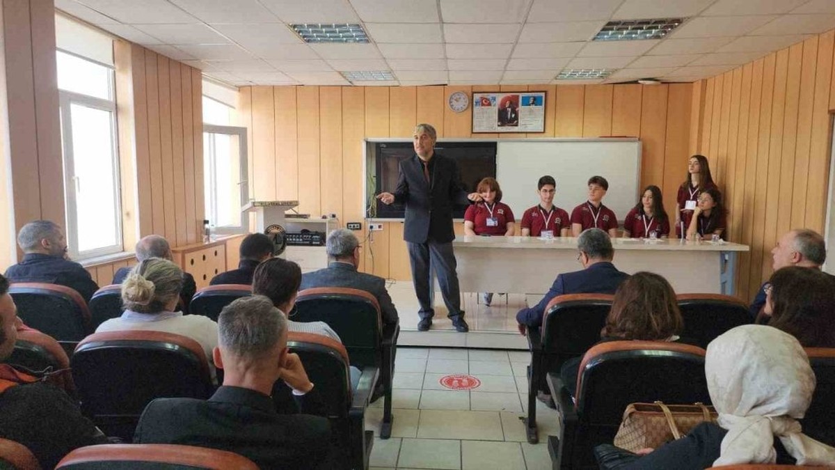 Ali Güral Lisesi'nde bağımlılık üzerine panel