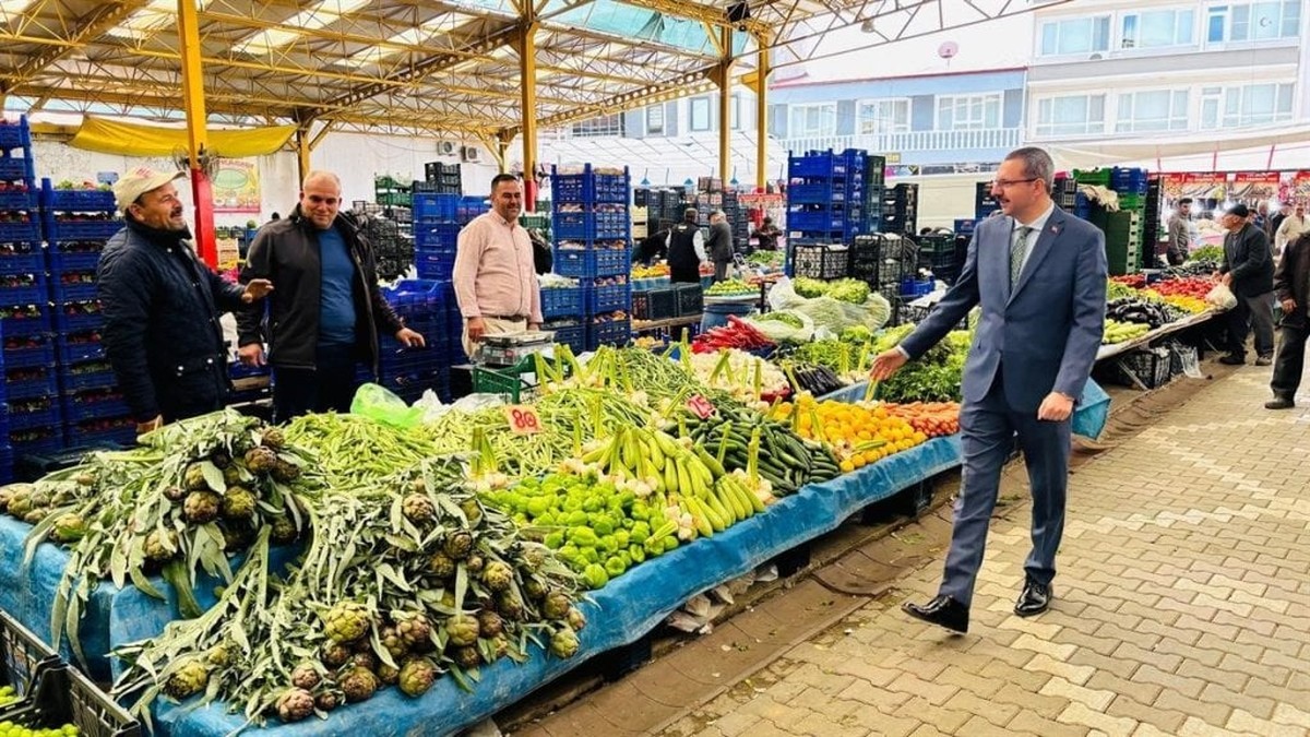 Havran Kaymakamı, semt pazarını ziyaret etti