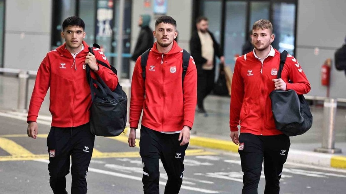 Sivasspor, Galatasaray maçı için İstanbul'da