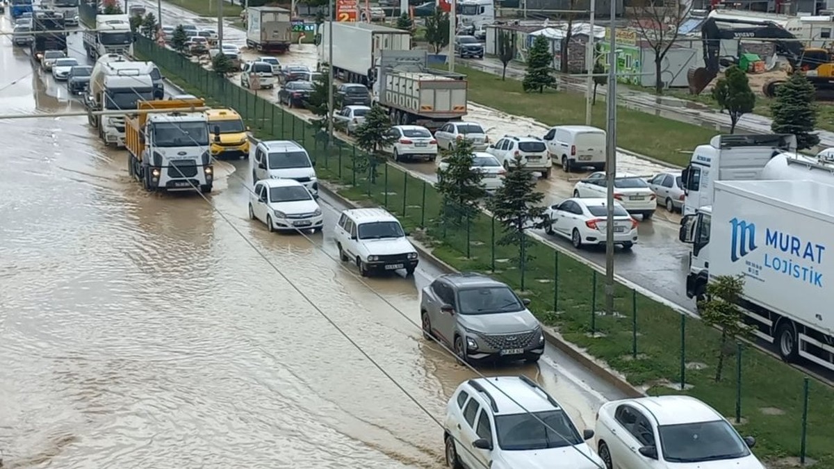 Malatya'da sağanak hayatı olumsuz etkiledi