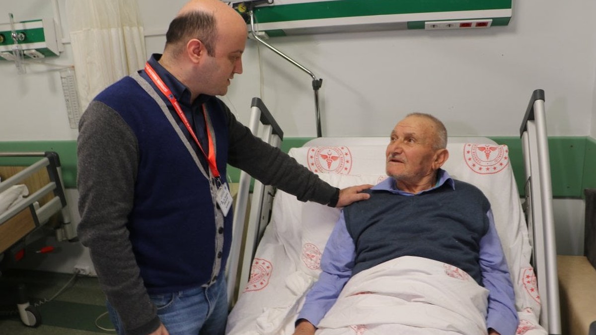 Samsun'da 80 Yaşındaki Hastaya Nadir Aort Kapağı Ameliyatı