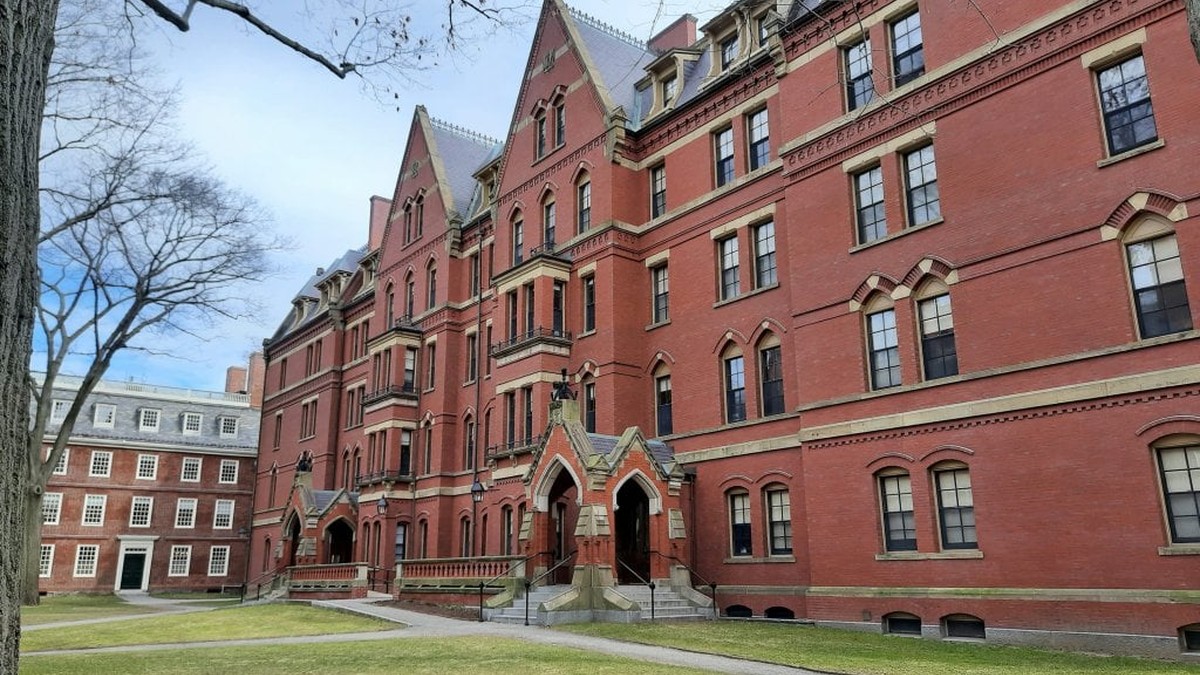 Trump, Harvard'ın vergi muafiyetini kaldıracak