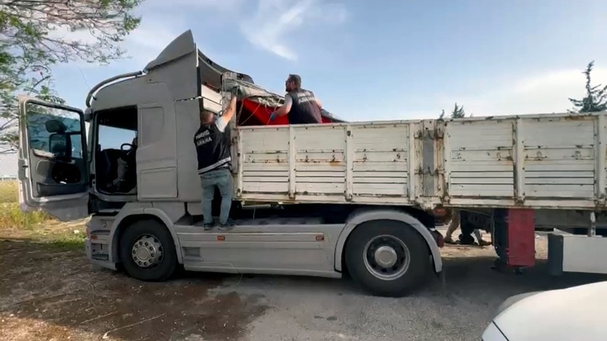 Adana'da 10 Kilo Metamfetamin Ele Geçirildi, 6 Şüpheli Tutuklandı
