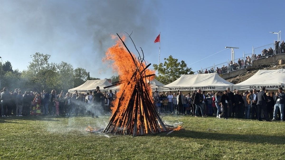 Tekirdağ'da renkli Kakava ve Hıdrellez Şenliği