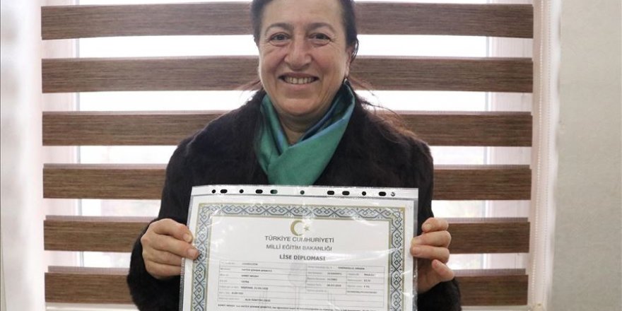 60 yaşında lise diplomasını aldı, hedefi üniversite