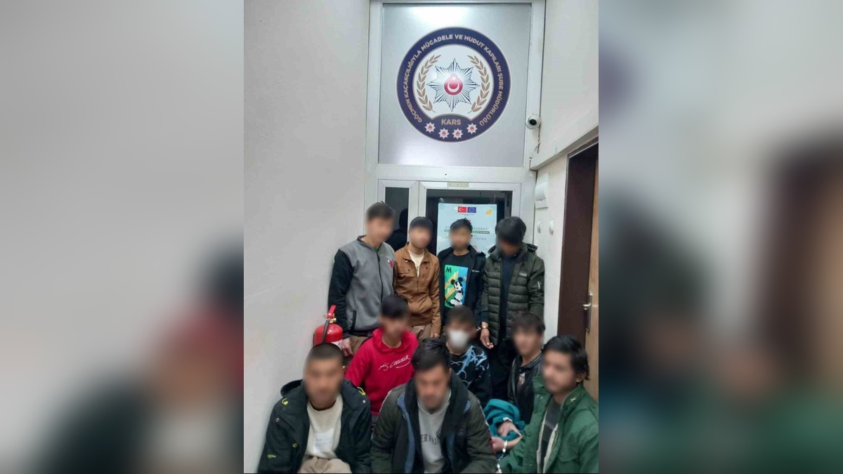 Kars'ta göçmen kaçakçılığı operasyonu: 29 düzensiz göçmen yakalandı