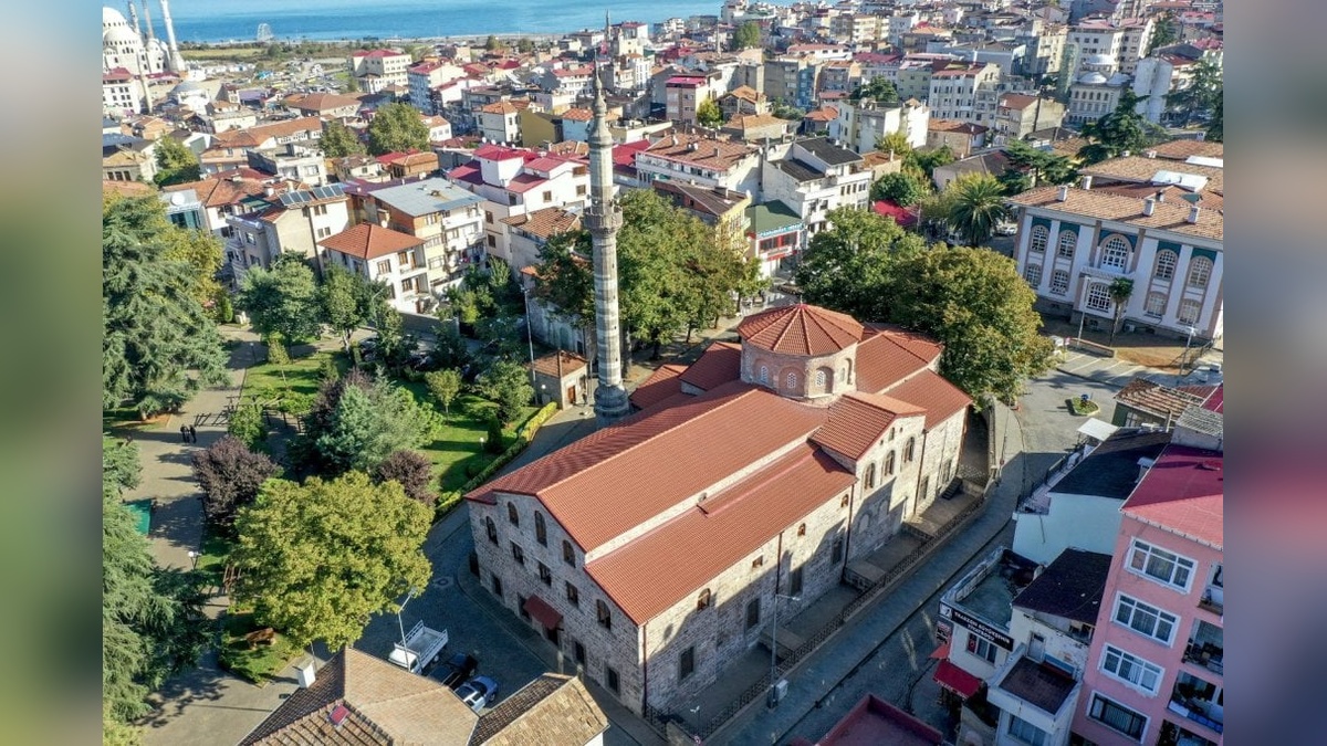 1700 yıllık Büyük Fatih Camisi, restorasyon sonrası ilgi odağı oldu