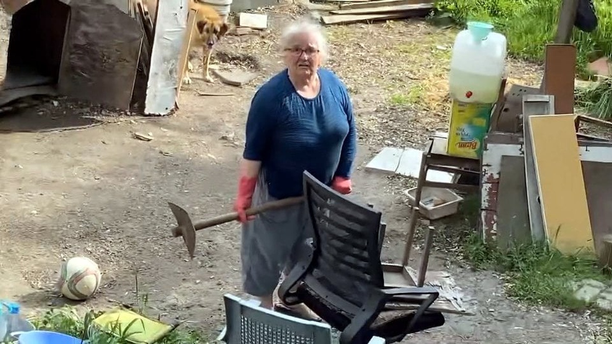 Çocukların topunu patlattı